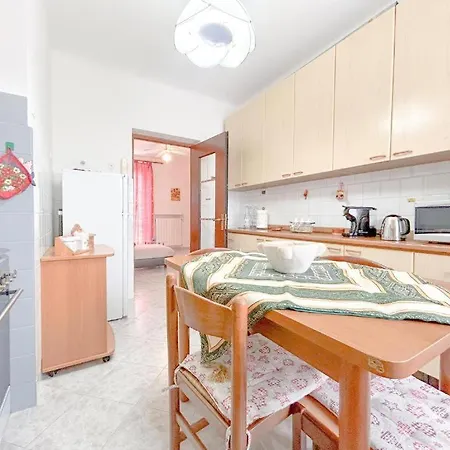 Ikea-metro 5 Min Getaway