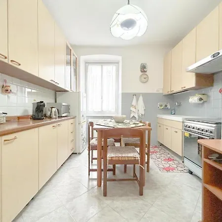 Ikea-metro 5 Min Getaway Genua