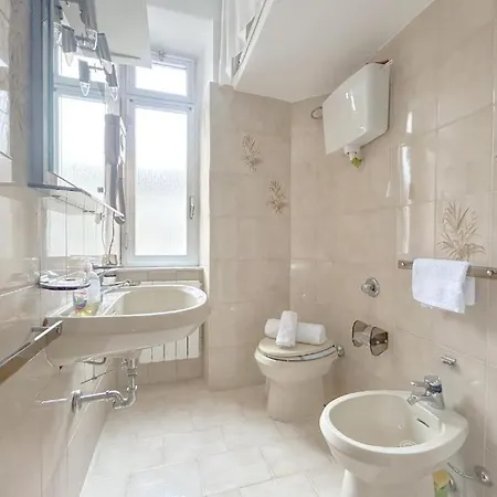 Ikea-metro 5 Min Getaway